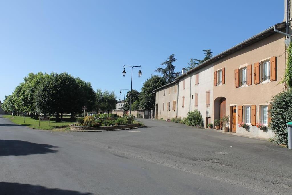 Gîte Fleurs de Gamay au coeur du Beaujolais Lancié Extérieur photo